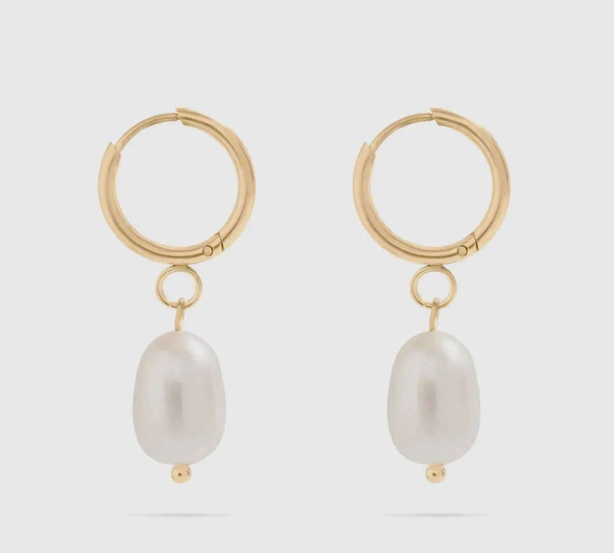 18k Gold Pvd Freshwater Pearl Huggie Earrings